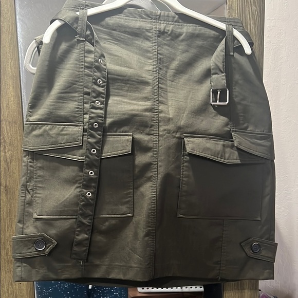 Zara Olive Green Belted Top with cargo skirt - Picture 7 of 7